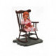 Figura de Annabelle em cadeira de balanço 23 cm de The Conjuring