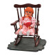 Figura de Annabelle em cadeira de balanço 23 cm de The Conjuring