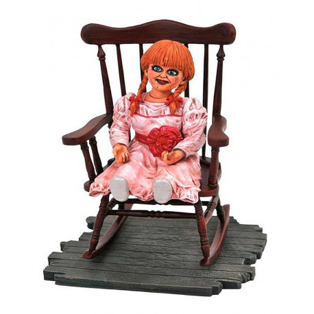 Figura de Annabelle em cadeira de balanço 23 cm de The Conjuring