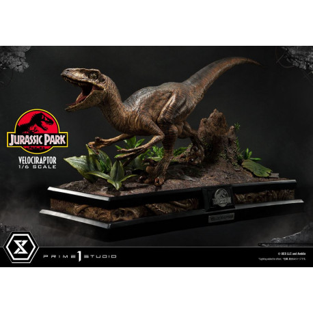 Jurassic Park Estatua Legacy Museum Collection 1/6 Velociraptor Attack 38 cm